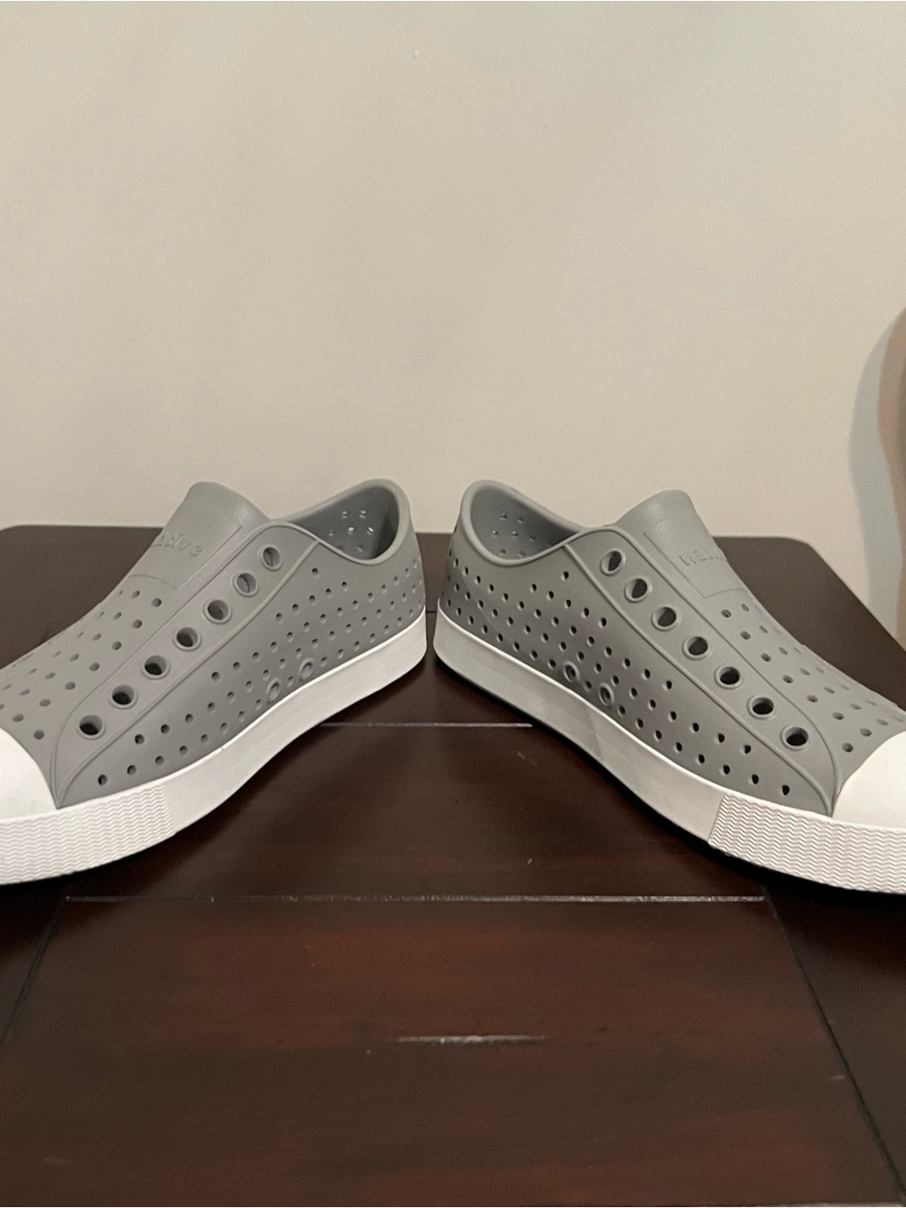 Native water shoes - W9/M7 - Picture 6 of 9